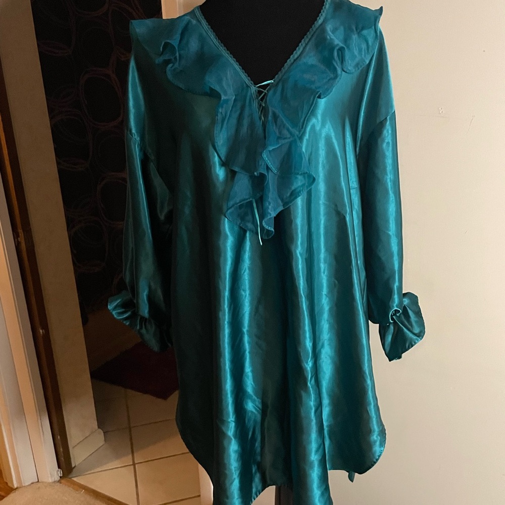 Vintage Sz M nightshirt by heather Nicole sz M